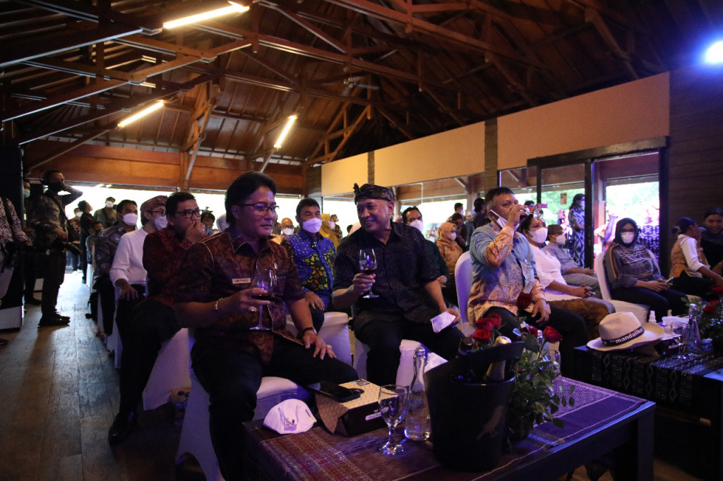 Bupati Giri Prasta Hadiri Acara Penutupan Cerita Wastra